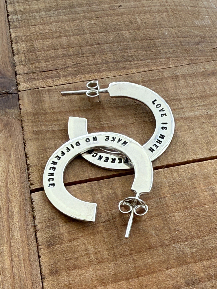 SERGE THORAVAL セルジュ・トラヴァル LOVE IS フープ ピアス – CALIDA