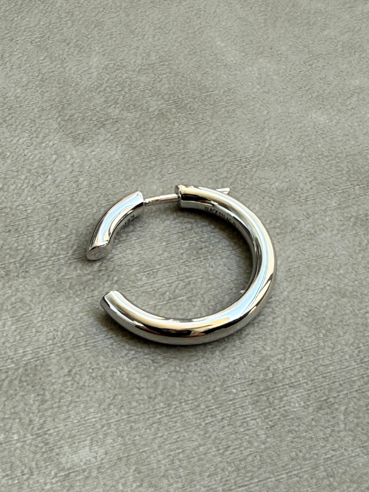 MARIA BLACK マリアブラック Disrupted 22 Hoop Silverフープ 片耳