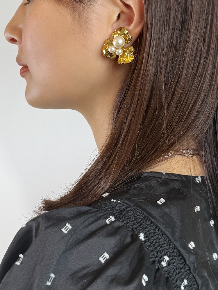 ADER.bijoux アデルビジュー PETAL pearl イヤリング – CALIDA ADER.bijoux アデルビジュー PETAL pearl イヤリング – CALIDA