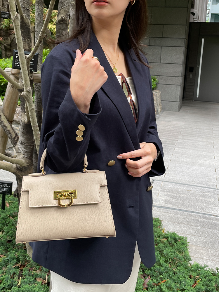 CARBOTTI カルボッティ GRETA245 ハンドバッグ レザー バッグ CARBOTTI カルボッティ GRETA245 ハンドバッグ レザー バッグ