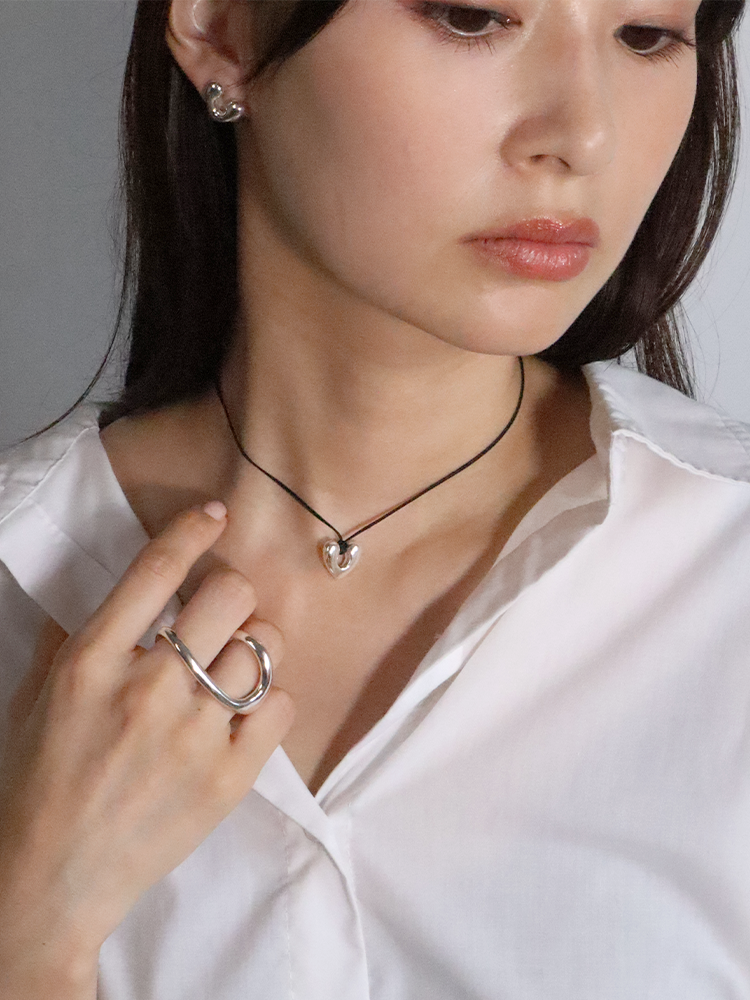 ANNIKA INEZ アニカイネズ SMALL OPEN HEART ピアス ハート – CALIDA ANNIKA INEZ アニカイネズ SMALL OPEN HEART ピアス ハート – CALIDA