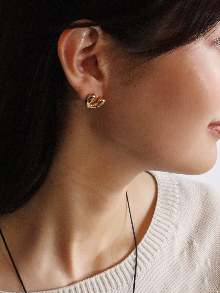 ANNIKA INEZ アニカイネズ SMALL OPEN HERAT ピアス ゴールド ANNIKA INEZ アニカイネズ SMALL OPEN HEART ピアス ハート – CALIDA