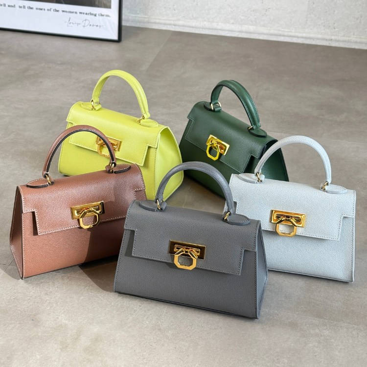 CARBOTTI カルボッティ GRETA245 ハンドバッグ レザー バッグ CARBOTTI カルボッティ GRETA245 ハンドバッグ レザー バッグ