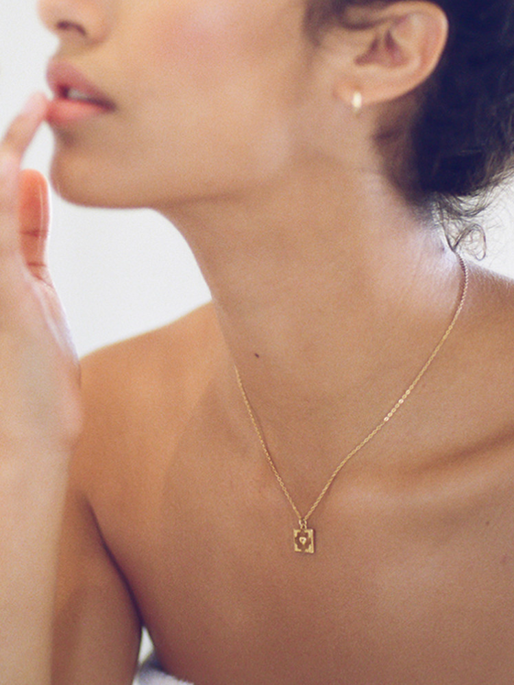 LOUISE DAMAS Sheherazade loving medal スクエア ネックレス LOUISE DAMAS ルイーズダマス Sheherazade loving medal
