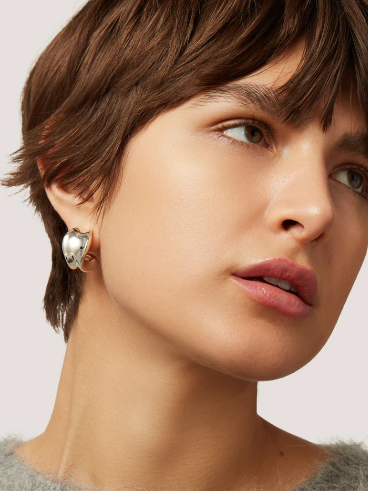 JENNY BIRD ジェニーバード CHUNKY DOUNE HOOP ピアス – CALIDA JENNY BIRD ジェニーバード CHUNKY DOUNE HOOP ピアス – CALIDA