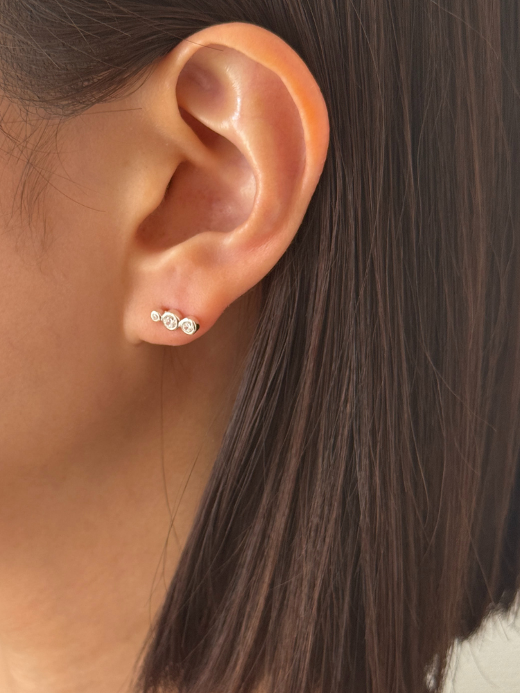 RAGBAG ラグバッグ Odile Studs ピアス 3ジルコニア ゴールド RAGBAG ラグバッグ Odile Studs ピアス 3ジルコニア – CALIDA