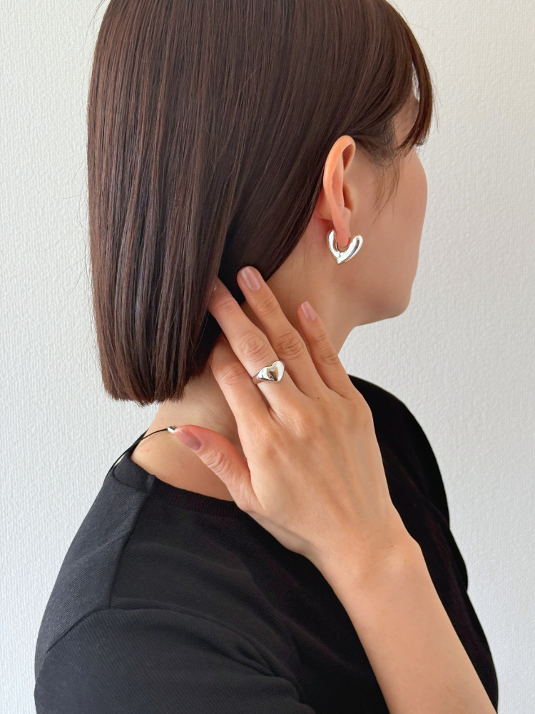 ANNIKA INEZ アニカイネズ ハートピアス スモール ANNIKA INEZ ANNIKA INEZ アニカイネズ ハートピアス スモール ANNIKA INEZ