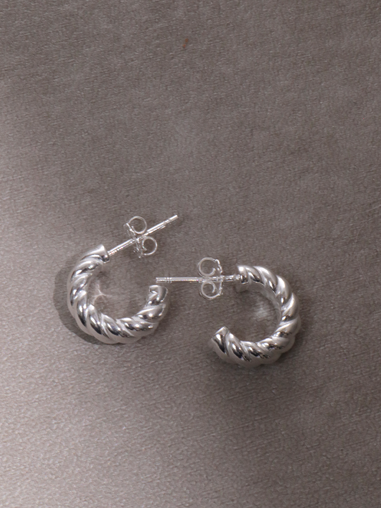 NINA&JULES ニナエジュール Small Twisted Hoops ミニ フープ NINA&JULES ニナエジュール Small Twisted Hoops ミニ フープ