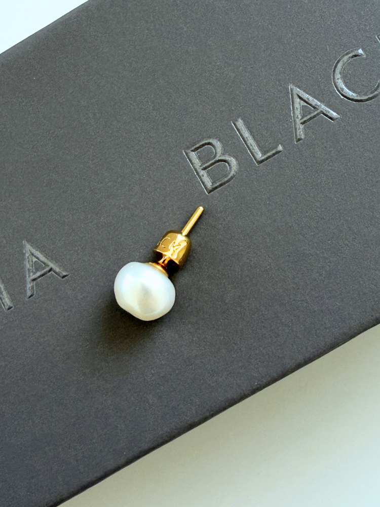 MARIA BLACK マリアブラック Baroque Helix ピアス パール 片耳 – CALIDA MARIA BLACK マリアブラック Baroque Helix ピアス パール 片耳 – CALIDA