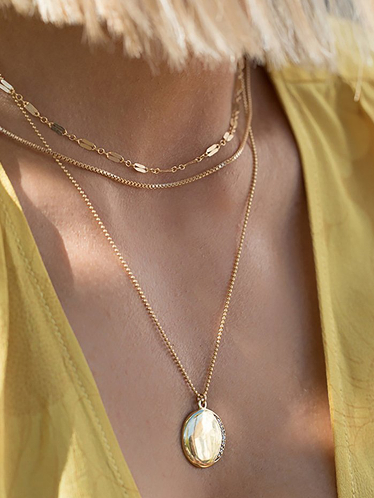 【 Leah Alexandra】ROUND SPARK LOCKETネックレス Leah Alexandra】PETITE ROUND SPARK LOCKETネックレス