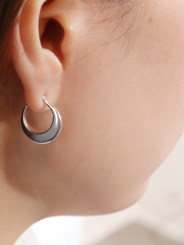 NINA&JULES ニナエジュール Moon Hoop Mini ミニ フープ ピアス NINA&JULES ニナエジュール Moon Hoop Mini ミニ フープ ピアス