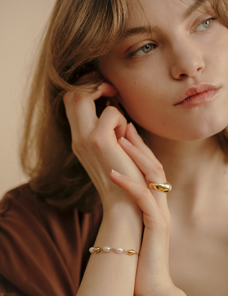 LOUISE DAMAS ルイーズダマス LISE PEARL ブレスレット LOUISE DAMAS ルイーズダマス LISE PEARL ブレスレット – CALIDA