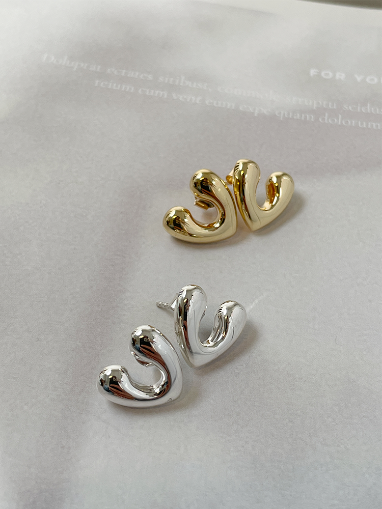 ANNIKA INEZ アニカイネズ SMALL OPEN HEART ピアス ハート – CALIDA ANNIKA INEZ アニカイネズ SMALL OPEN HEART ピアス ハート – CALIDA