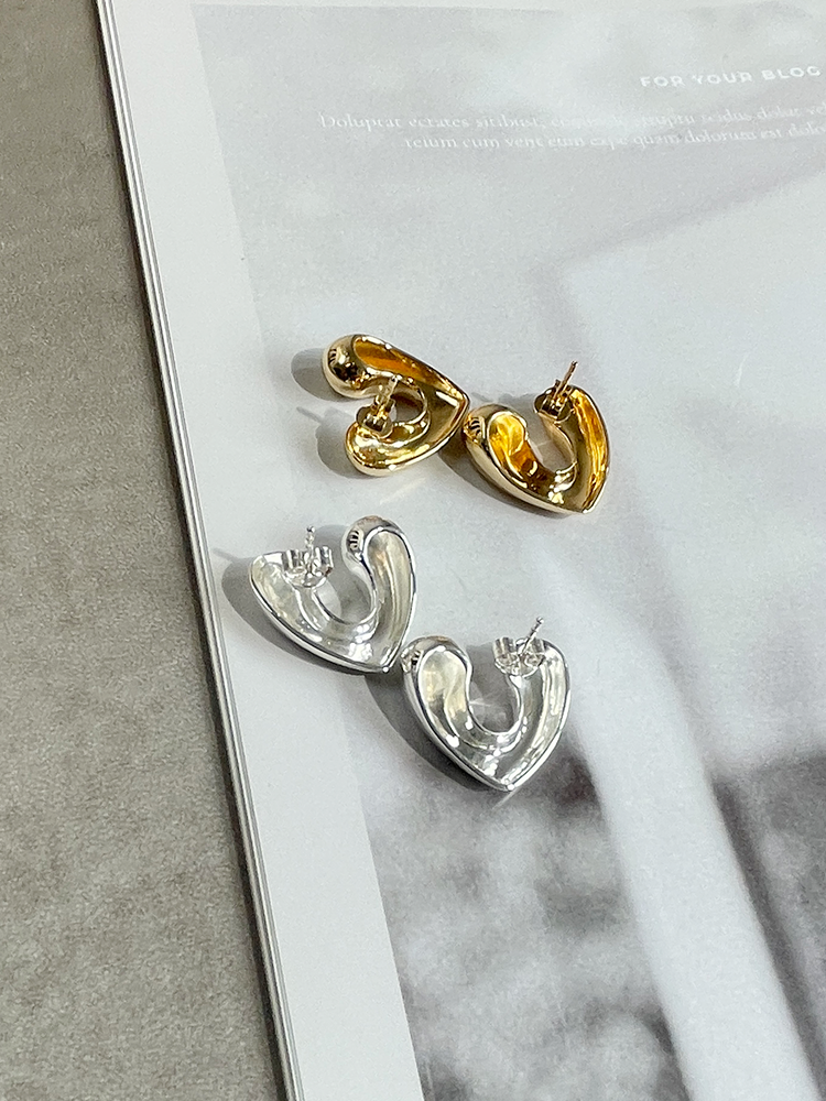 ANNIKA INEZ アニカイネズ SMALL OPEN HERAT ピアス ゴールド ANNIKA INEZ アニカイネズ SMALL OPEN HEART ピアス ハート – CALIDA