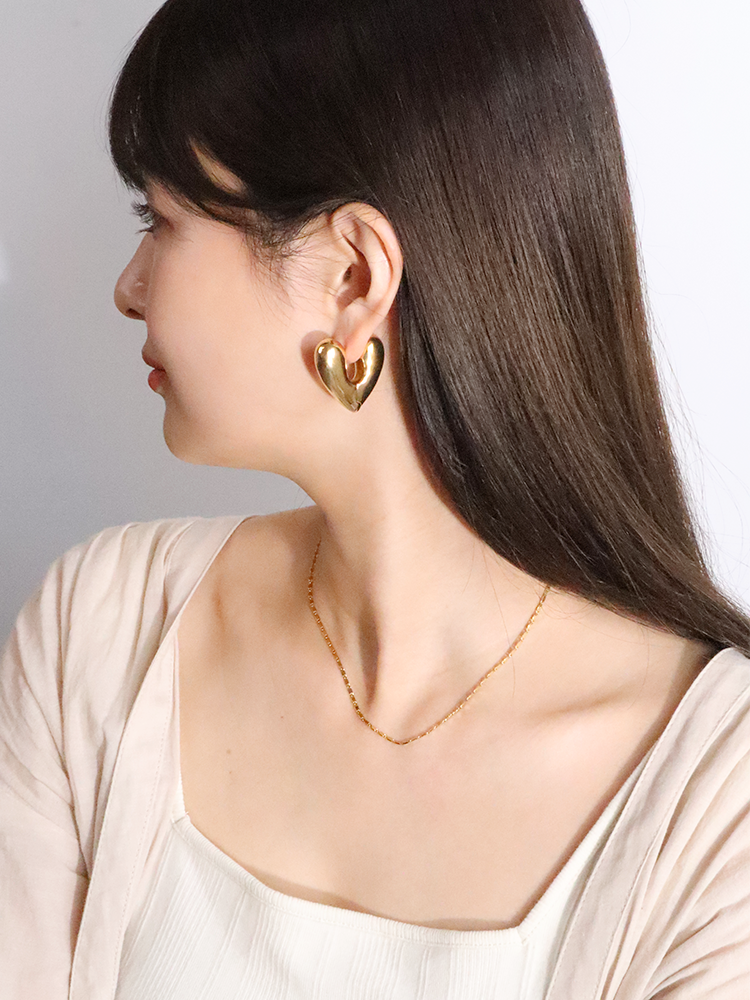 ANNIKA INEZ アニカイネズ LARGE HEART HOOP ピアス – CALIDA ANNIKA INEZ アニカイネズ LARGE HEART HOOP ピアス – CALIDA