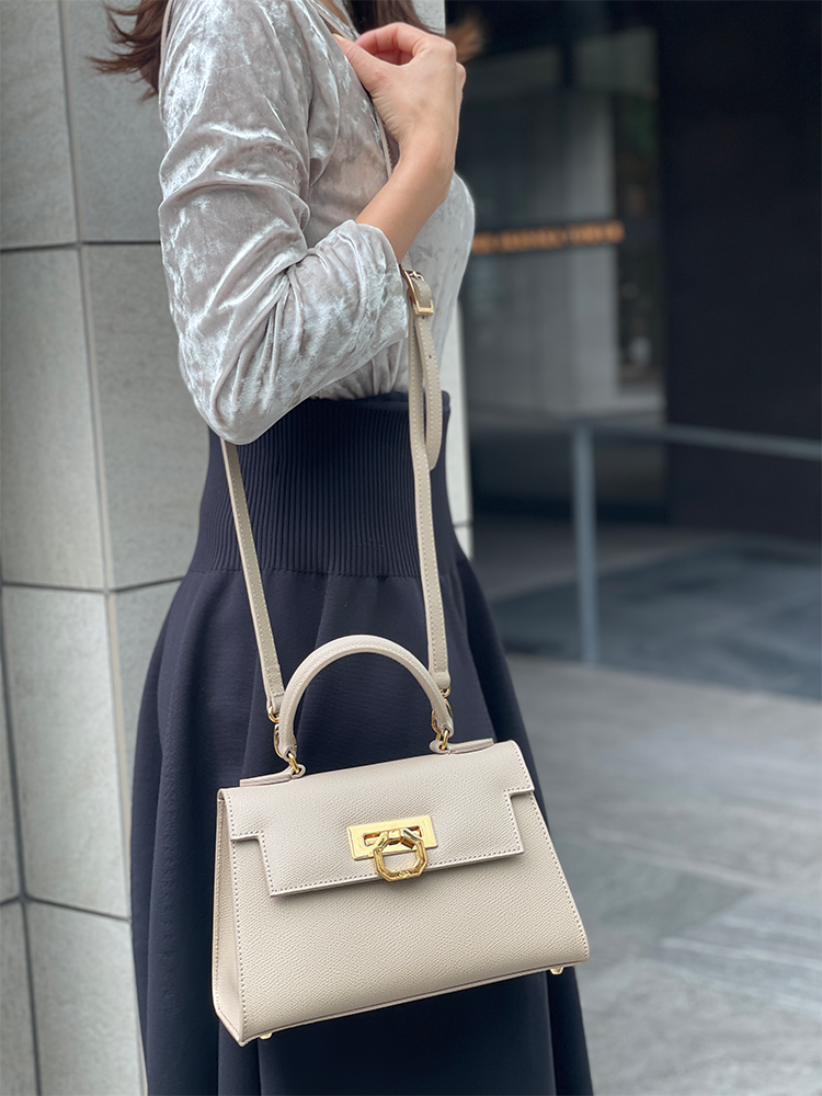 CARBOTTI カルボッティ GRETA245 ハンドバッグ レザー バッグ CARBOTTI カルボッティ GRETA245 ハンドバッグ レザー バッグ