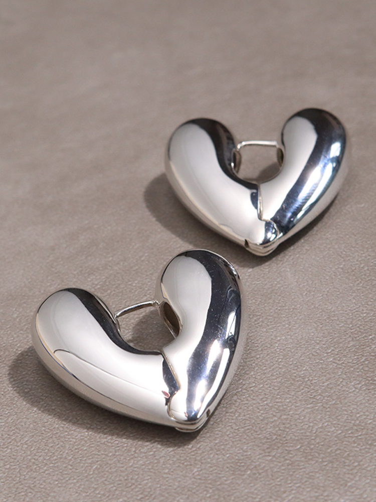 ANNIKA INEZ アニカイネズ LARGE HEART HOOP ピアス – CALIDA ANNIKA INEZ アニカイネズ LARGE HEART HOOP ピアス – CALIDA