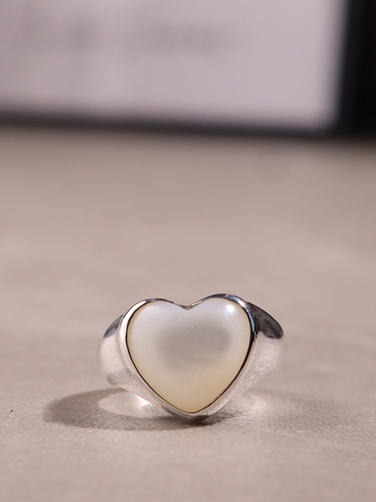 ANNIKA INEZ アニカイネズ MOTHER OF PEARL SMALL GEM HEART RING ハート リング シルバー –  CALIDA