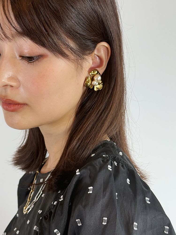 ADER.bijoux アデルビジュー PETAL pearl イヤリング – CALIDA ADER.bijoux アデルビジュー PETAL pearl イヤリング – CALIDA