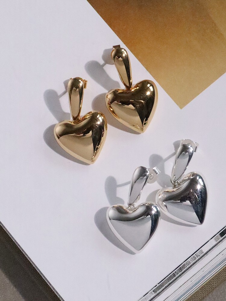 美品 ハート ピアス ANNIKA INEZ アニカイネズ Voluptuous Heart Drop ハート ピアス
